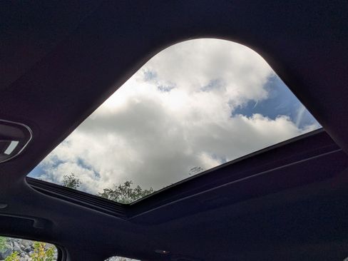 New 2025 Jeep Grand Cherokee Laredo X w/ Luxury Tech Group I image 11