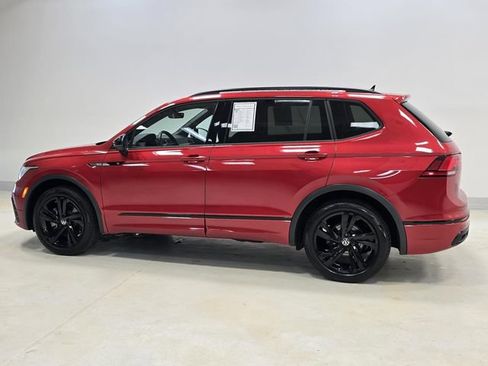 Certified 2024 Volkswagen Tiguan SE R-Line AWD/4WD image 32