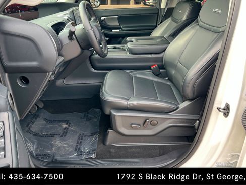 Used 2026 Ford Expedition Max Platinum w/ Driver's Package AWD/4WD image 17