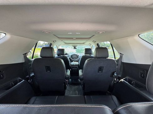 Used 2019 Chevrolet Traverse Premier w/ LPO, Floor Liner Package AWD/4WD image 39
