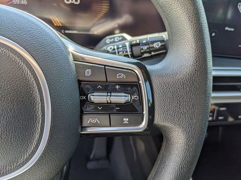 Certified 2025 Kia Sorento LX image 32