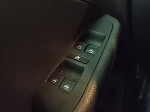 Used 2017 Volkswagen Jetta S w/ Jetta S Cold Weather Package FWD image 27