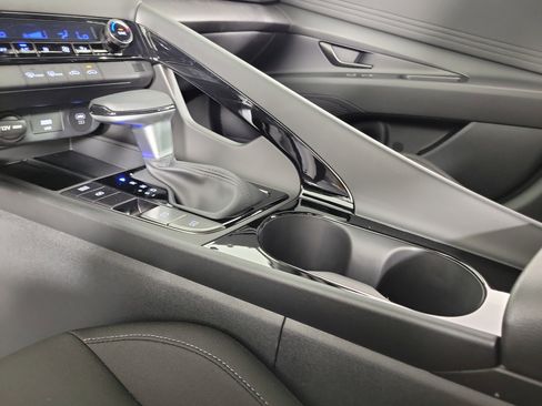 New 2025 Hyundai Elantra SEL image 19