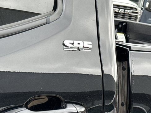 Used 2022 Toyota Tacoma SR5 w/ SR5 Appearance Package (SM) RWD image 12