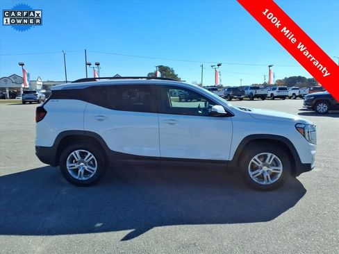 Used 2023 GMC Terrain SLE w/ Driver Convenience Package image 6