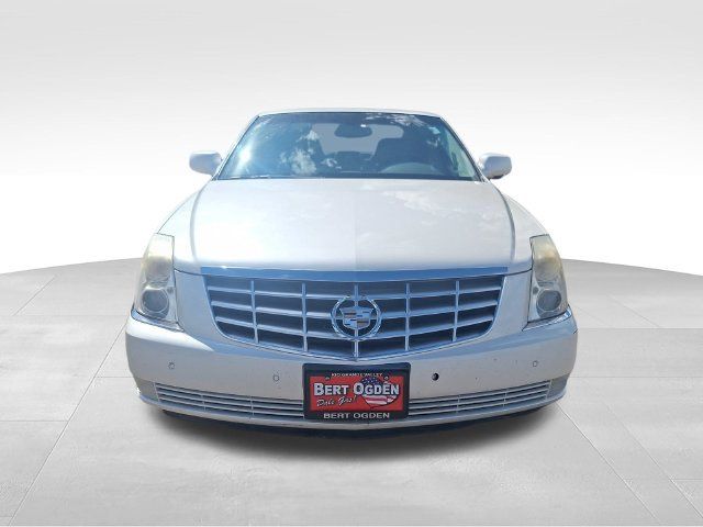 Used 2009 Cadillac DTS FWD image 2