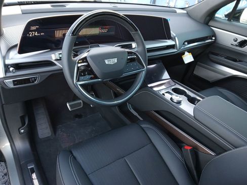 New 2026 Cadillac Vistiq Luxury image 13