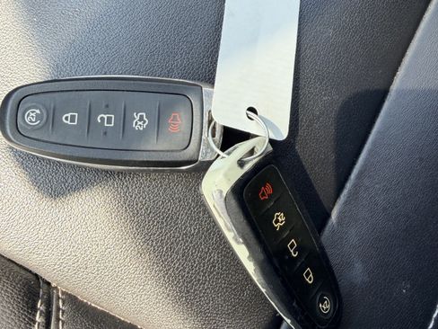 Used 2017 Ford Escape Titanium AWD/4WD image 13