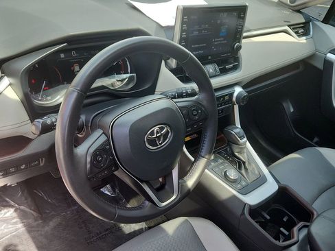 Used 2022 Toyota RAV4 Limited AWD/4WD image 8