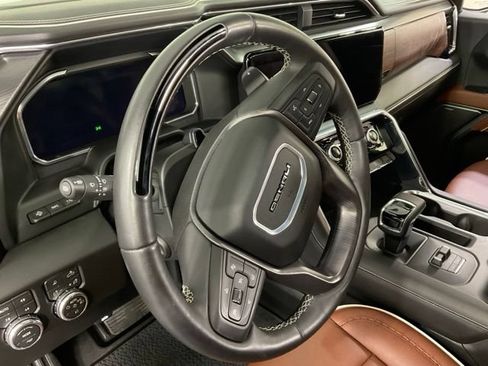 Used 2026 GMC Sierra 1500 Denali Ultimate w/ LPO, Black Badging Package AWD/4WD image 24