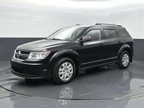 Used 2017 Dodge Journey SE FWD image 1