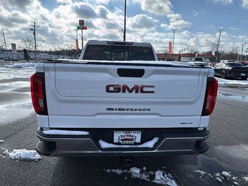 Used 2022 GMC Sierra 1500 SLT w/ SLT Convenience Package image 4