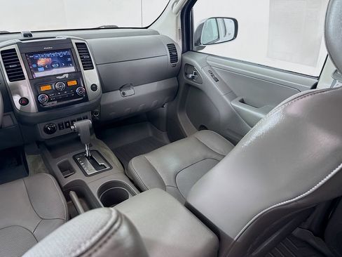 Used 2016 Nissan Frontier SL w/ Moonroof Package AWD/4WD image 24