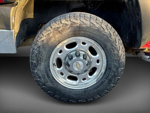 Used 2003 Chevrolet Silverado 2500 LS w/ Skid Plate Package image 33