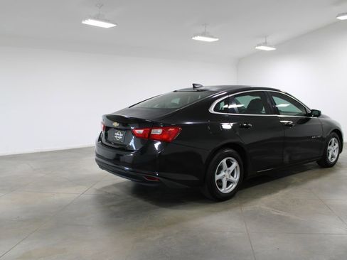 Used 2017 Chevrolet Malibu LS image 9