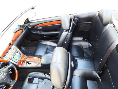 Used 2005 Lexus SC 430 Convertible image 35