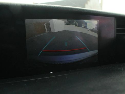 Used 2017 Lexus IS 200t RWD image 33