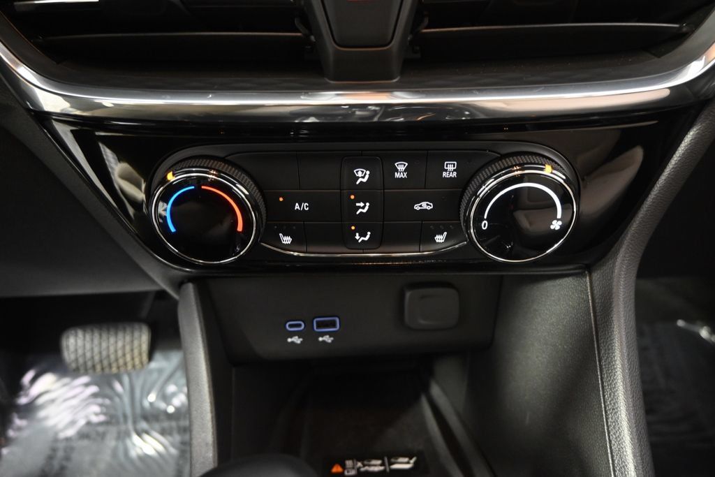 Used 2025 Buick Encore GX Sport Touring w/ Advanced Technology Package AWD/4WD image 30