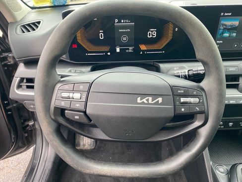 Certified 2025 Kia K4 FWD image 11