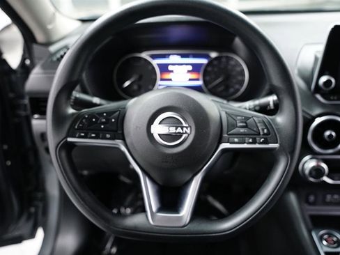 Used 2025 Nissan Sentra SV image 13