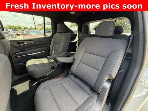 Used 2024 Chevrolet Traverse LT FWD image 6