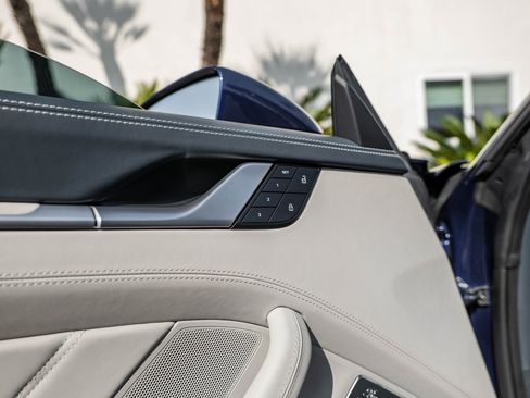 Used 2024 Porsche 911 Targa 4 GTS image 32