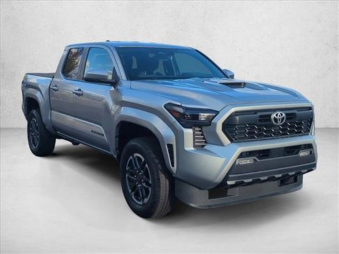 Used 2024 Toyota Tacoma TRD Sport image 3