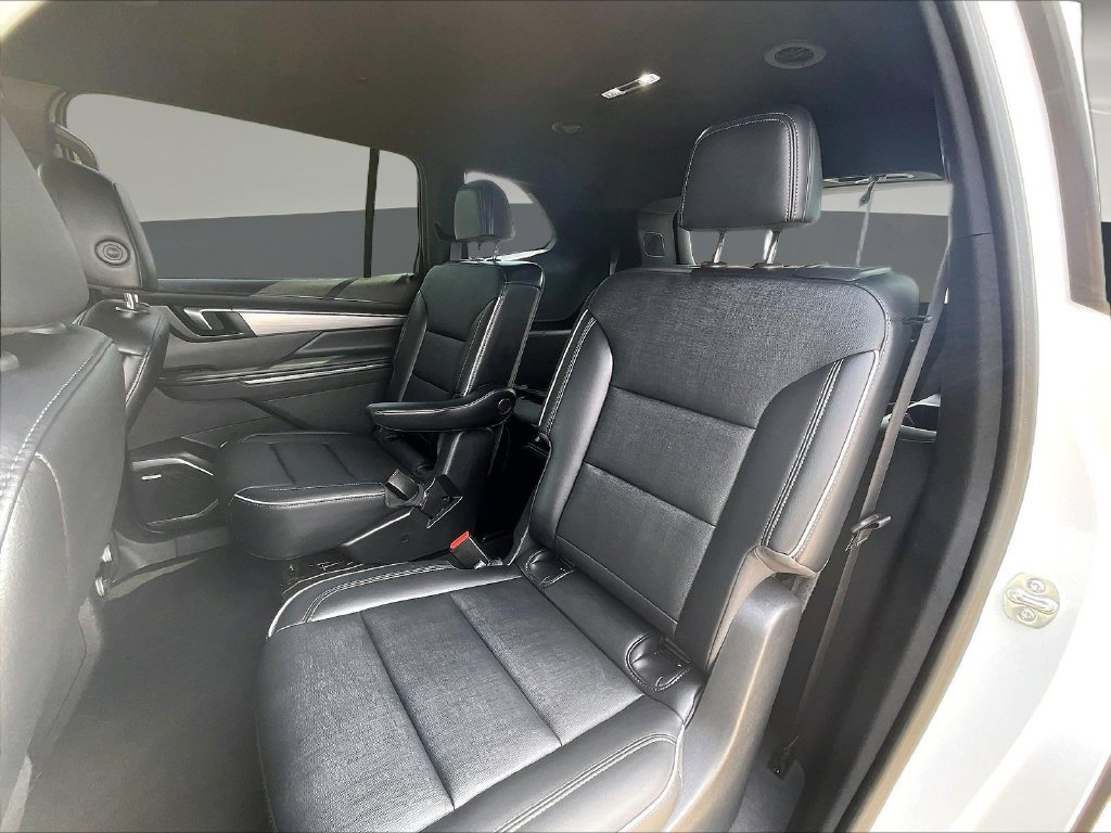 Used 2025 Buick Enclave Preferred AWD/4WD image 26
