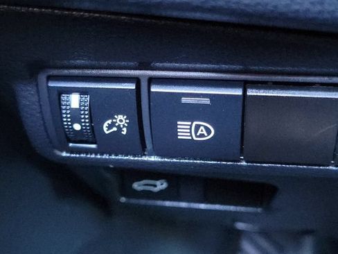 Used 2024 Toyota Corolla Cross XLE w/ Convenience Package FWD image 20