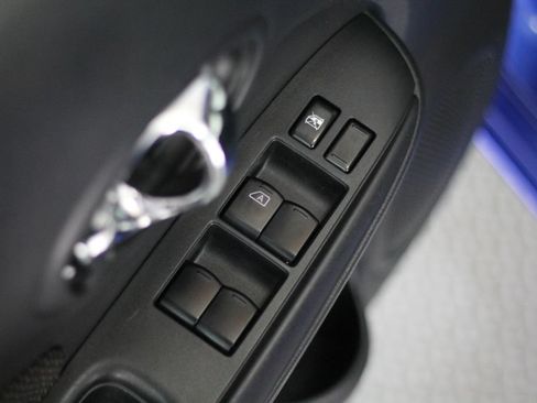 Used 2013 Nissan Versa SV w/ Convenience Pkg FWD image 33