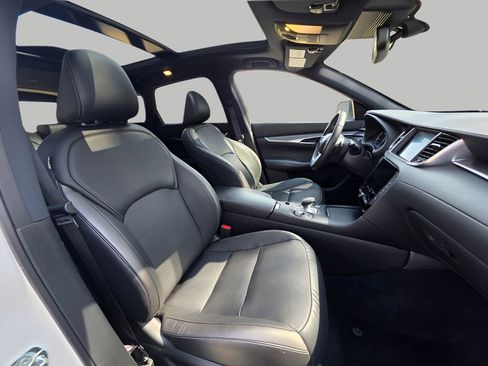 Used 2022 INFINITI QX50 Luxe w/ Appearance Package image 14