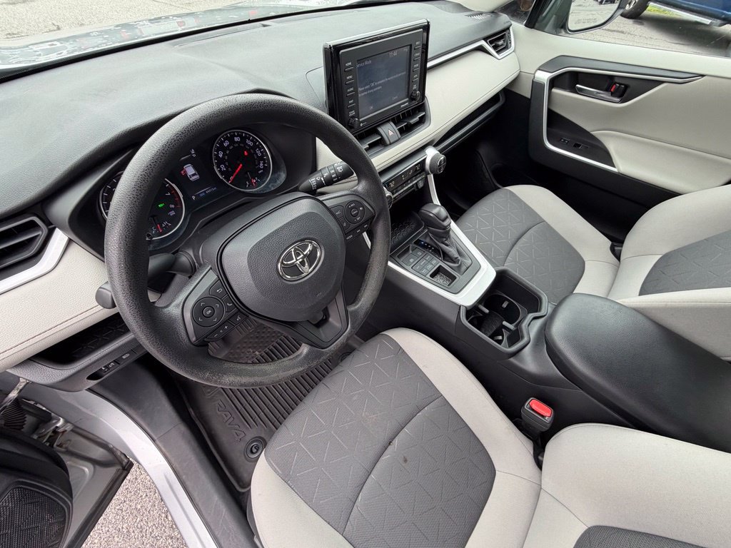 Used 2022 Toyota RAV4 XLE AWD/4WD image 13