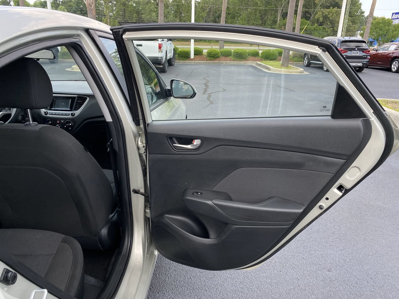 Used 2019 Hyundai Accent SE FWD image 35