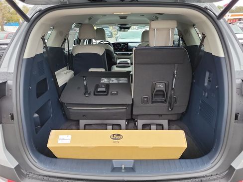 New 2026 Kia Carnival EX image 14