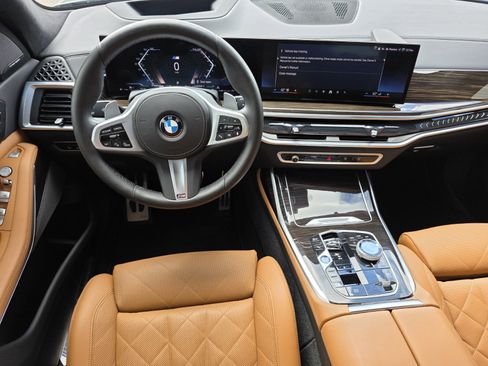 Used 2024 BMW X7 xDrive40i w/ Executive Package image 14