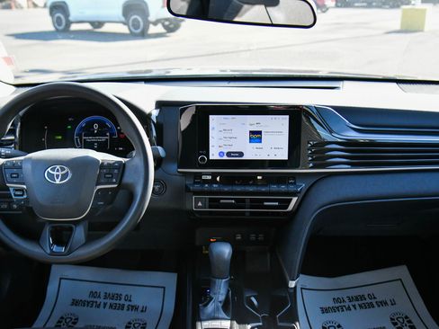 Used 2025 Toyota Camry LE FWD image 37