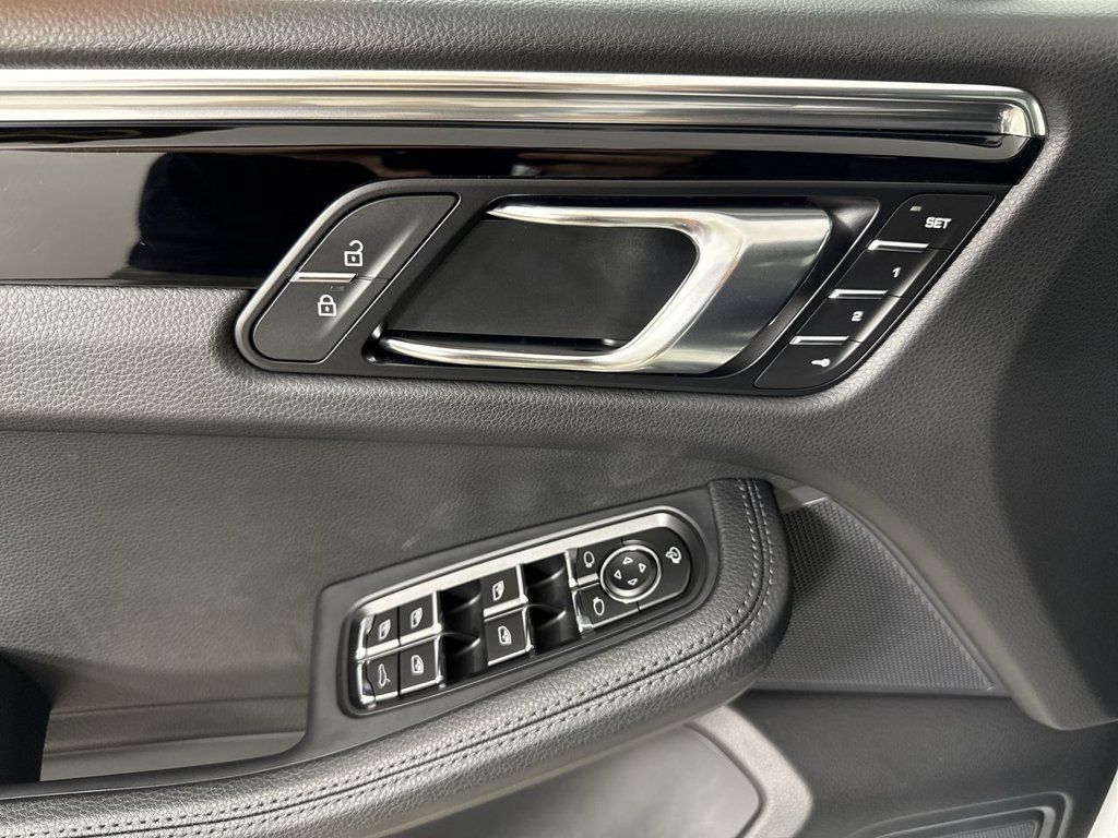 Certified 2026 Porsche Macan S AWD/4WD image 36