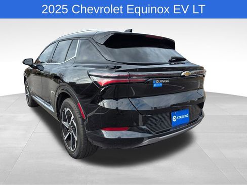 Used 2025 Chevrolet Equinox EV LT image 6