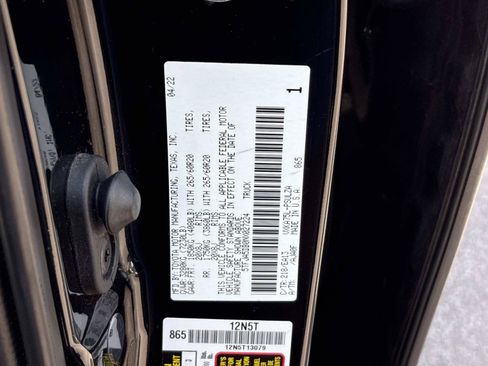 Used 2022 Toyota Tundra Limited AWD/4WD image 36