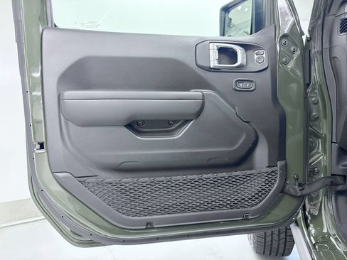 Used 2024 Jeep Wrangler Unlimited AWD/4WD image 15