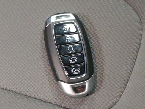Used 2023 Hyundai Elantra Blue FWD image 32