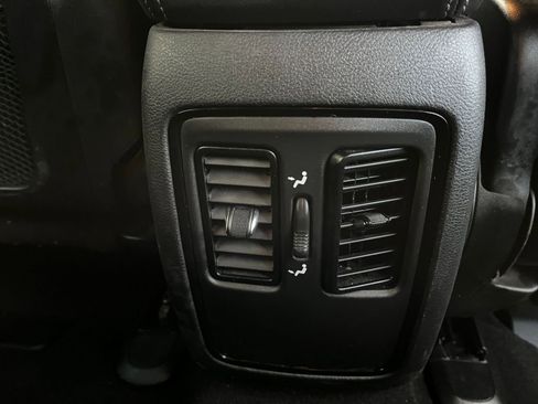 Used 2023 Dodge Durango SXT image 24