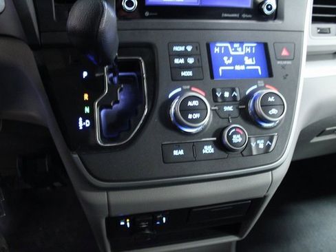 Used 2020 Toyota Sienna LE image 15
