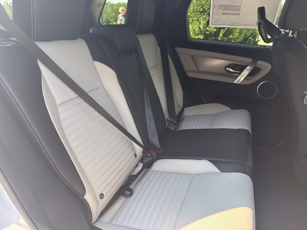 New 2026 Land Rover Discovery Sport Landmark AWD/4WD image 17