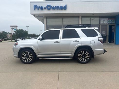 Used 2016 Toyota 4Runner Limited AWD/4WD image 8