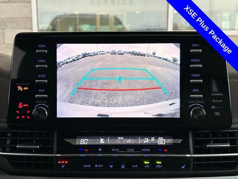 Used 2023 Toyota Sienna XSE image 7