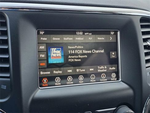 Used 2019 Jeep Grand Cherokee Laredo image 16