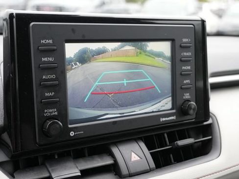 Used 2022 Toyota RAV4 XLE FWD image 33