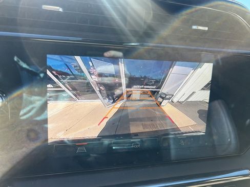 Used 2022 GMC Sierra 1500 AT4 w/ AT4 Preferred Package image 4