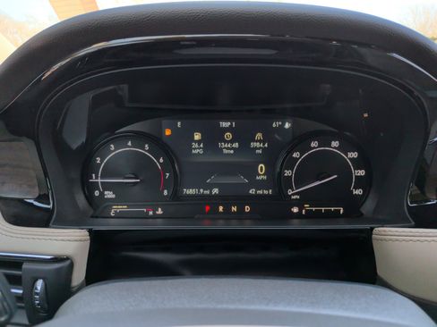 Used 2020 Lincoln Corsair Reserve w/ Appearance Package image 15